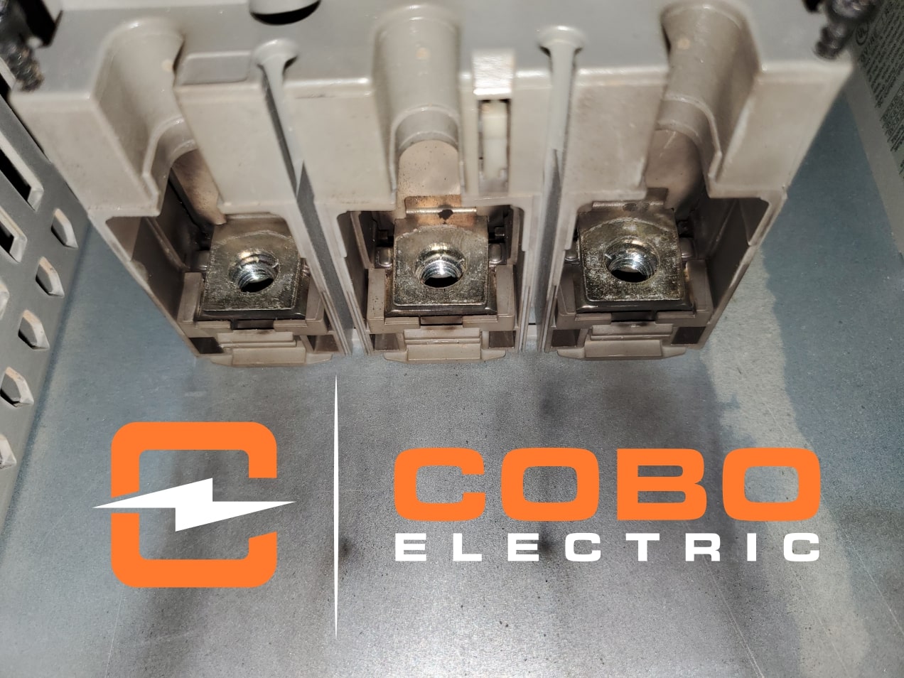 Electrical Contractor Winnipeg for Equipment Repair